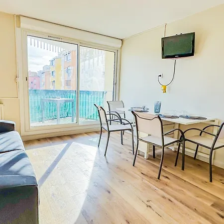 4 Personnes Avec Piscine Agde