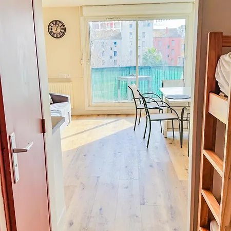 4 Personnes Avec Piscine Apartment *