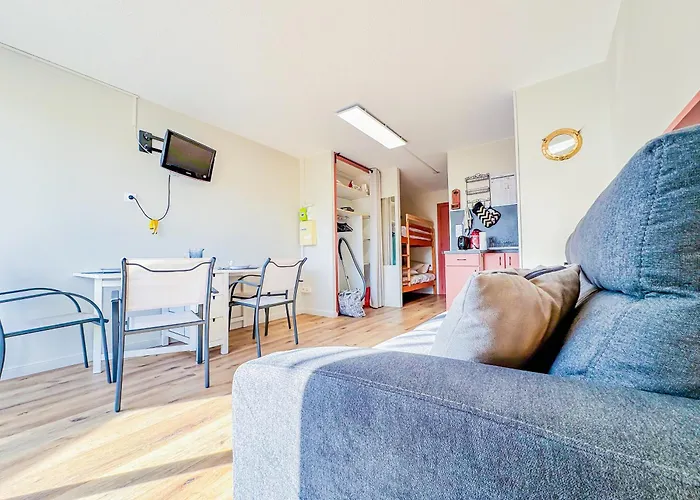 4 Personnes Avec Piscine Agde