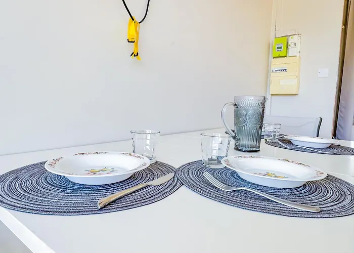 4 Personnes Avec Piscine Agde