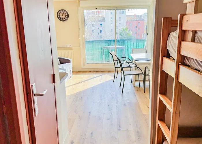 4 Personnes Avec Piscine Apartment *